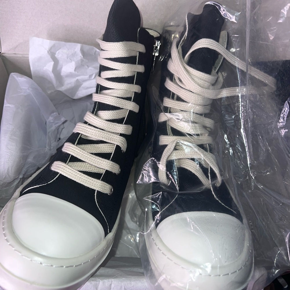 RICK OWEN DRKSHDW HIGHTOPS IN BLACK